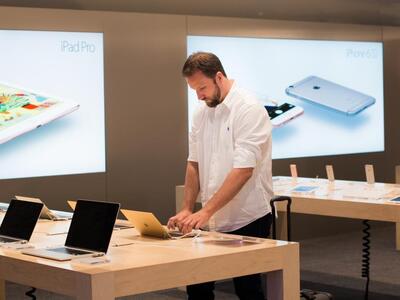 RioGaleão_DeparturesT2_Apple_Dufry