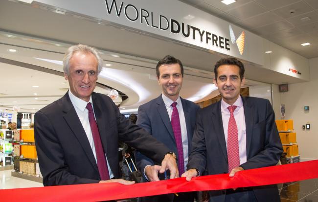 Ribbon cut - World Duty Free Gatwick North - Dufry title.jpg