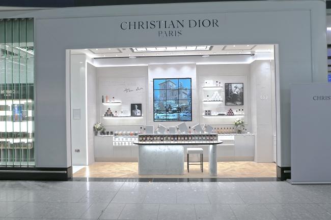 maison_christian_dior_opens_at_heathrow_terminal_5_-_world_duty_free_-_dufry_-_1.jpg