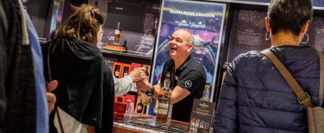 world_duty_free_broadens_its_portfolio_of_exclusive_ian_macleod_distillers_whiskies_at_edinburgh_airport_-_with_gordon_dallas_-_dufry_-_title.jpg